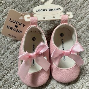 Lucky Brand Pink Satin Bow Baby Crib Shoes